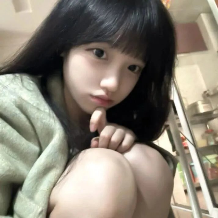 亲妈重生后，深陷儿子争宠修罗场